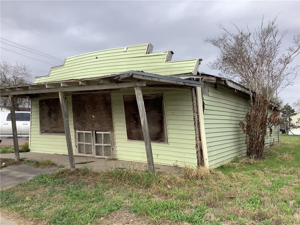 604 S State Highway 359 Property Photo 5