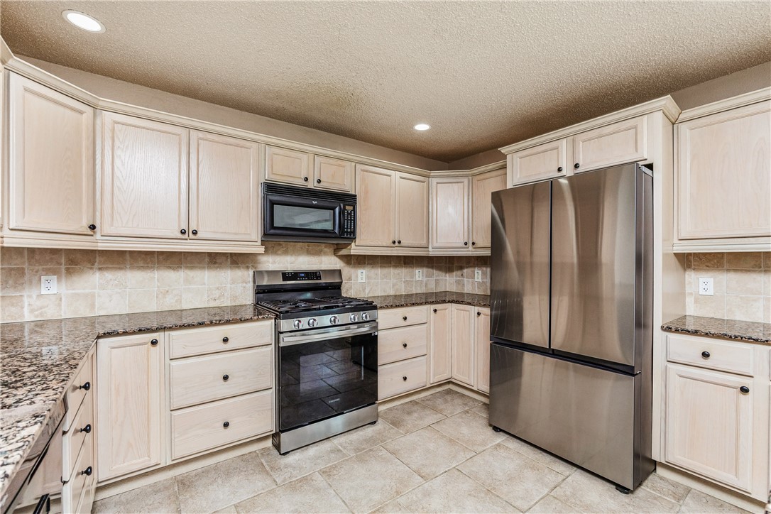4933 Valley Mill Dr Property Photo 12