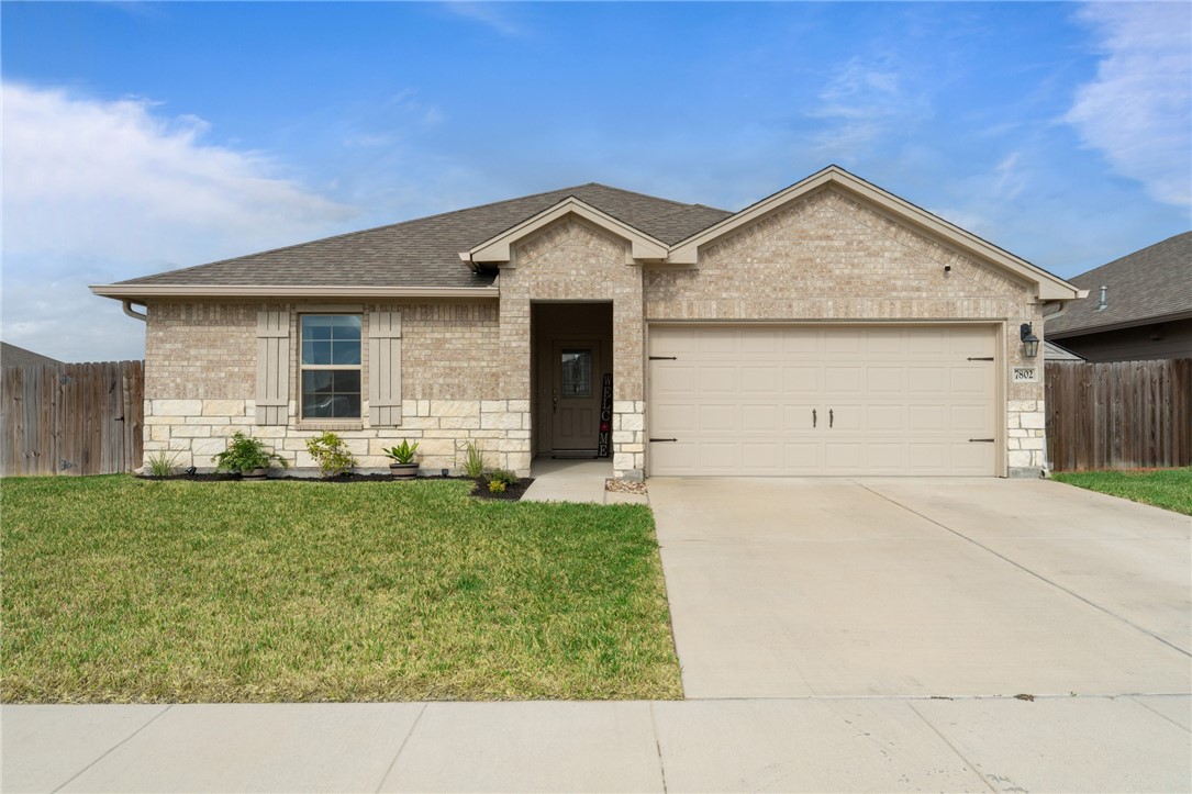7802 Bullrider Dr Property Photo 1