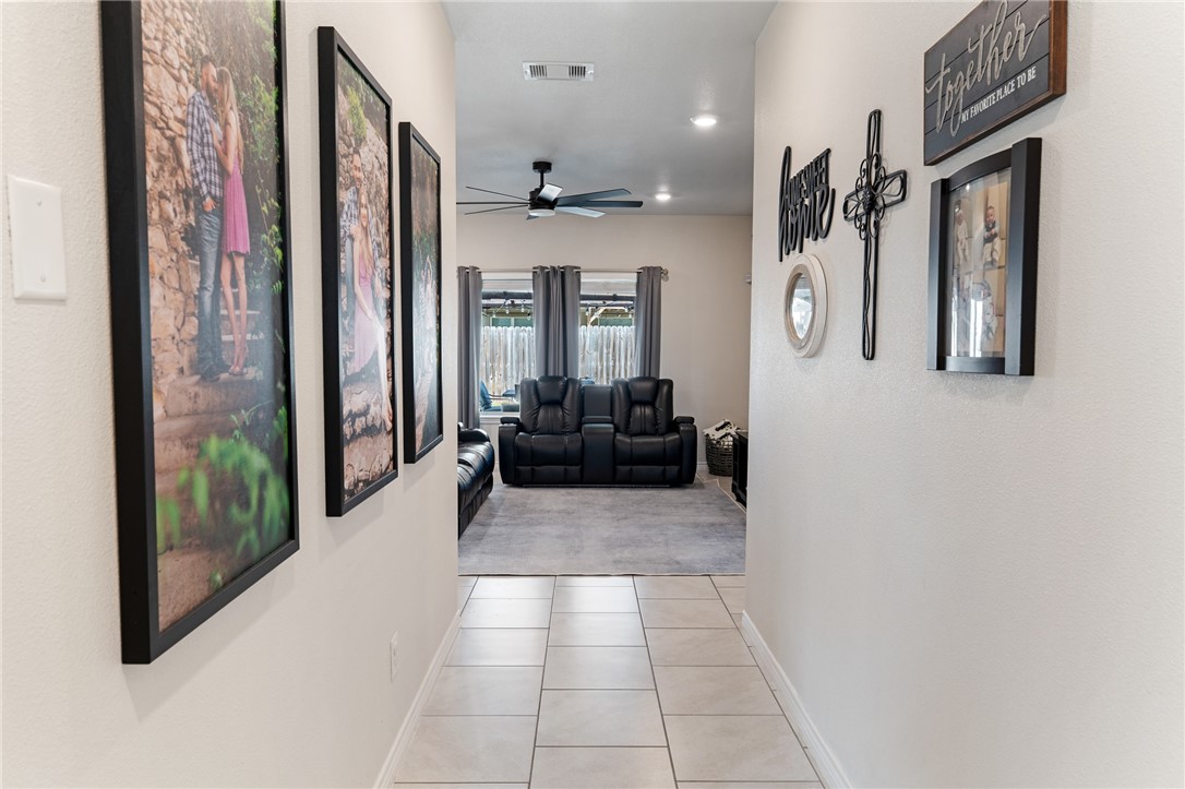 7802 Bullrider Dr Property Photo 4