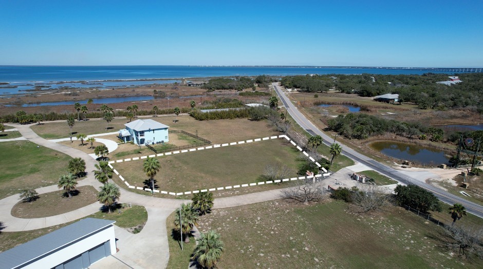102 Redfish Point Dr Property Photo 3