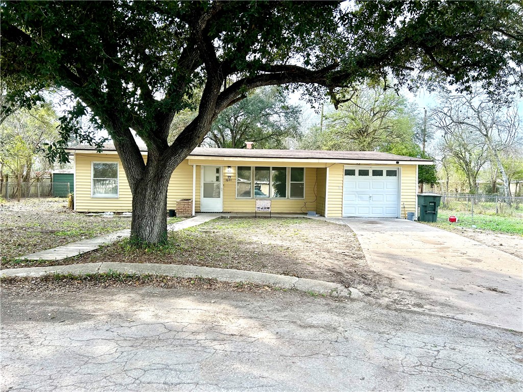 1601 Odilia St Property Photo 1
