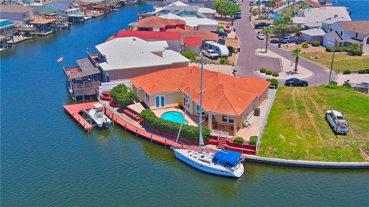 13902 Dasmarinas Dr Property Photo 3