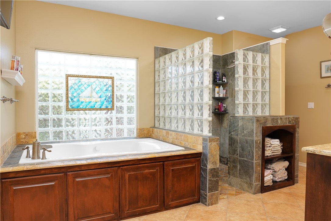 13902 Dasmarinas Dr Property Photo 28