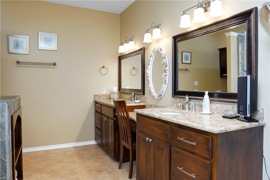 13902 Dasmarinas Dr Property Photo 29