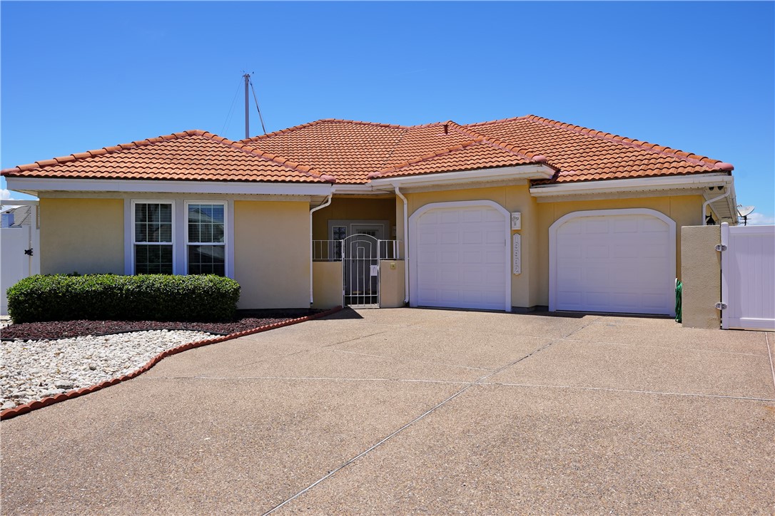 13902 Dasmarinas Dr Property Photo 40