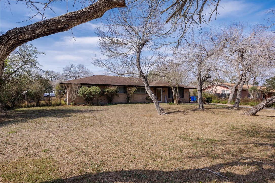 3825 Country Estates Dr Property Photo