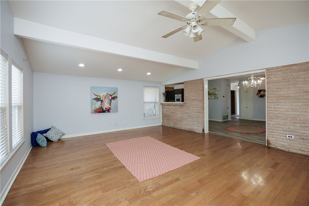 3825 Country Estates Dr Property Photo 6