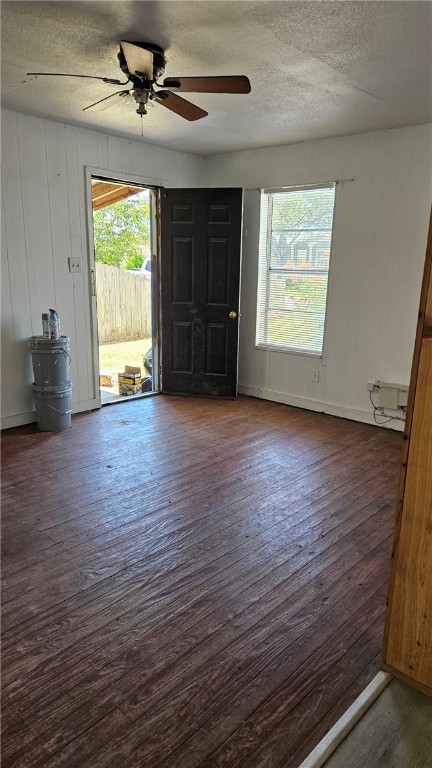 1506 N Hill St Property Photo 7