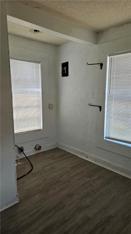 1506 N Hill St Property Photo 10