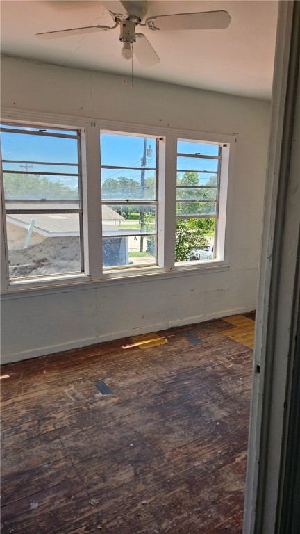 1506 N Hill St Property Photo 27