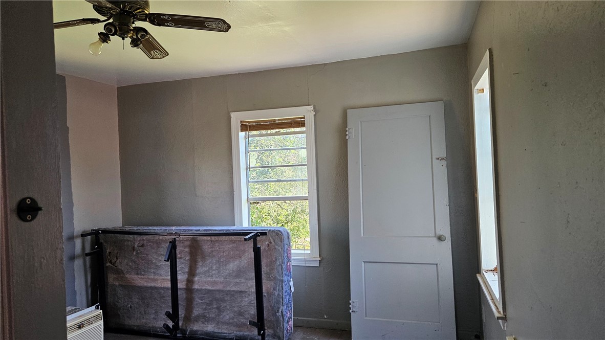 1506 N Hill St Property Photo 29