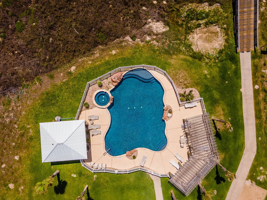212 Keewaydin Property Photo 18