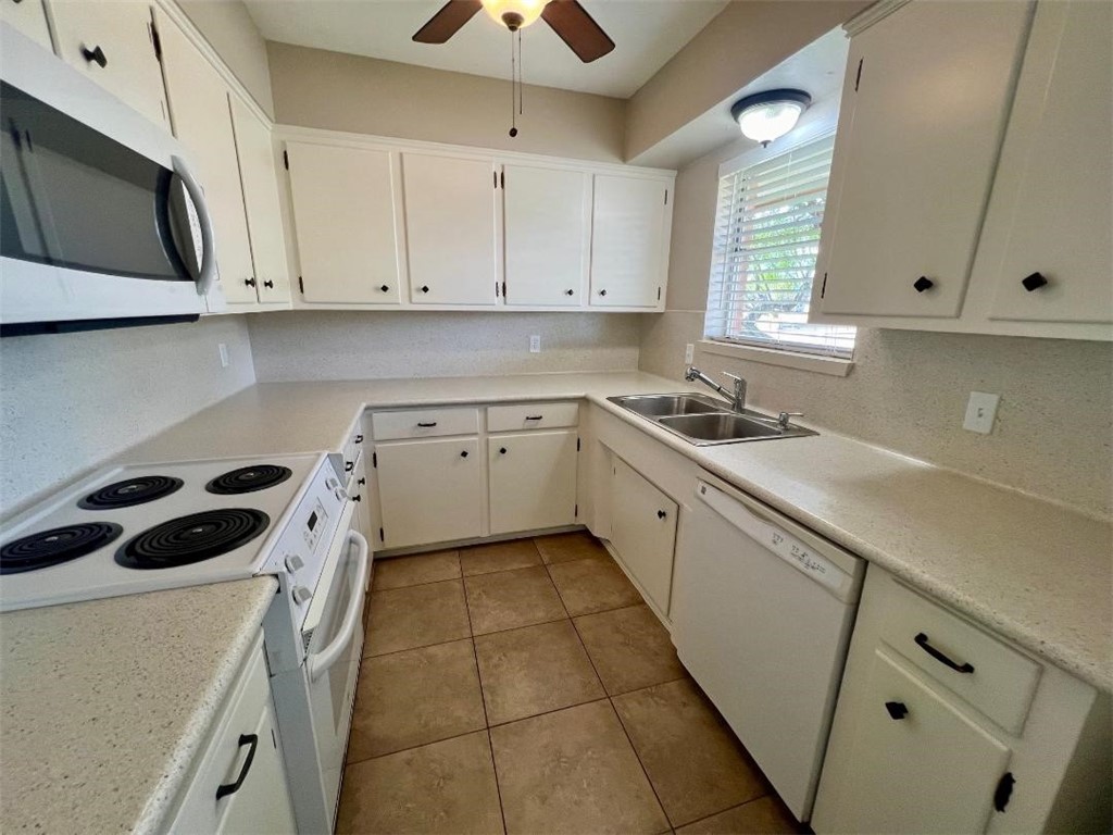 4402 Killarmet Dr Property Photo 11
