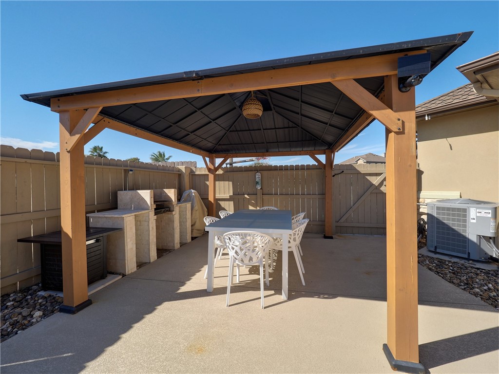204 Black Diamond Property Photo 25