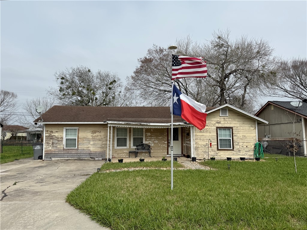 2306 E Trinity Property Photo 1