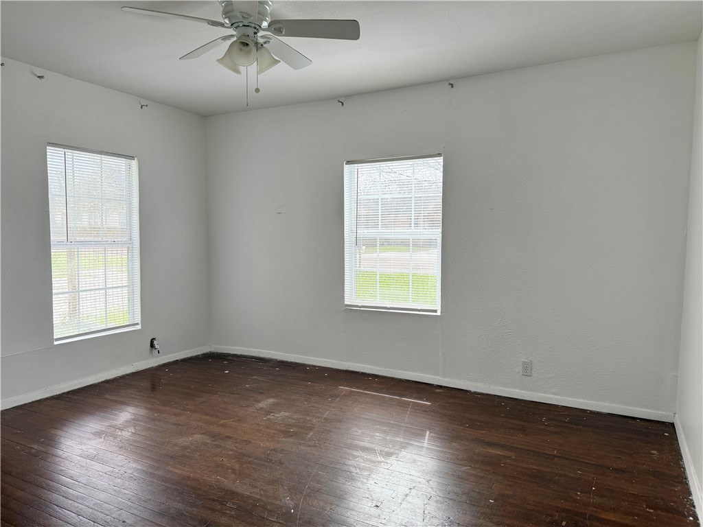2306 E Trinity Property Photo 4