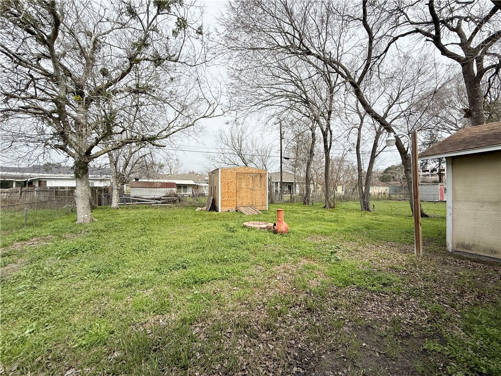 2306 E Trinity Property Photo 11