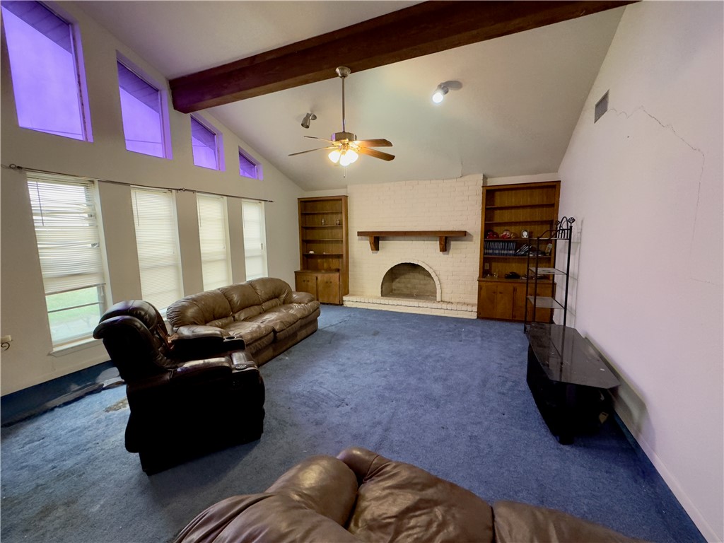1203 N Hackberry St Property Photo 7
