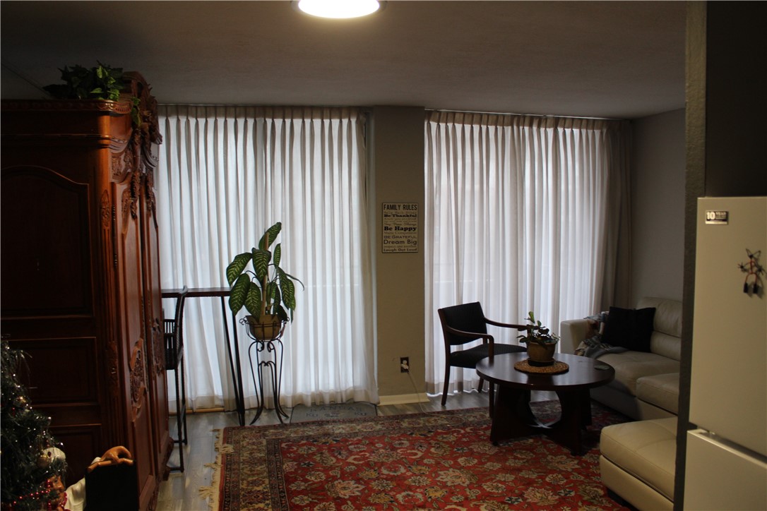 715 S Upper Broadway St 304 Property Photo 3
