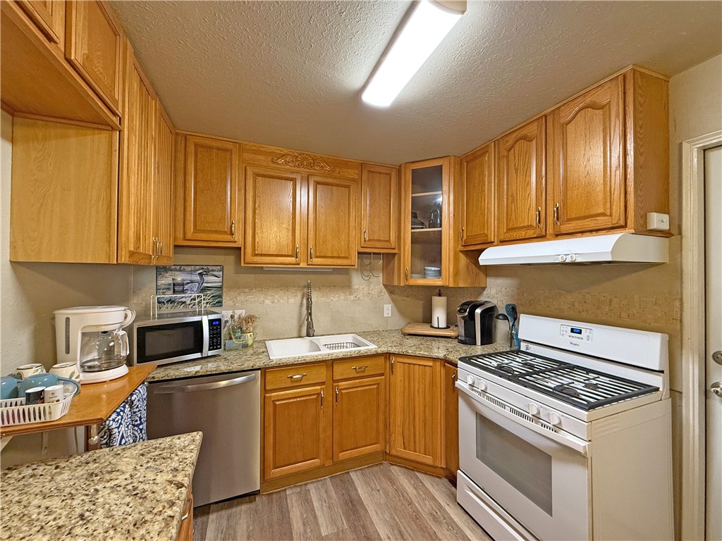 541 W Wilson Ave Property Photo 5