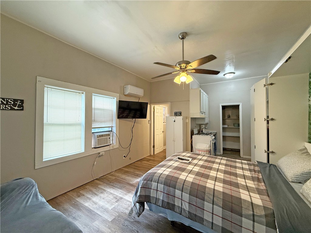541 W Wilson Ave Property Photo 15