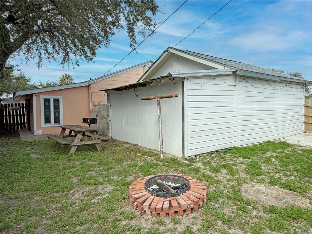 541 W Wilson Ave Property Photo 32