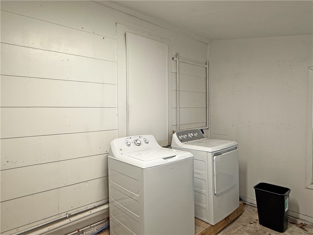 541 W Wilson Ave Property Photo 34