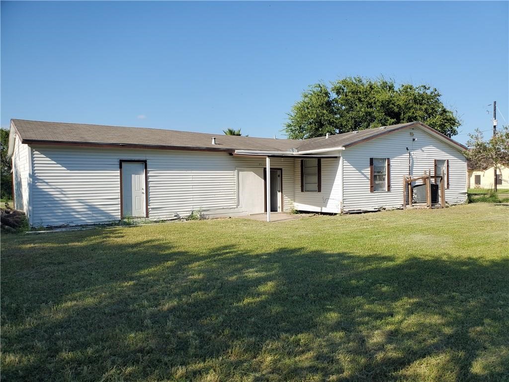 700 7th St Property Photo 2