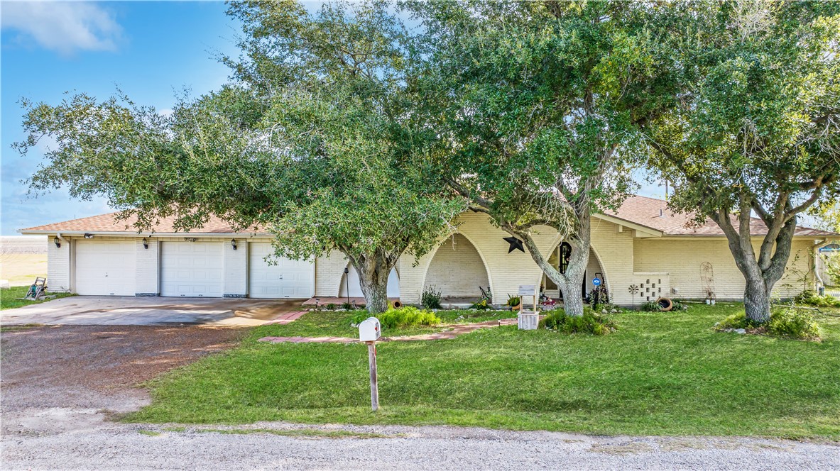 4176 Cr 3693 Pl. Property Photo 3