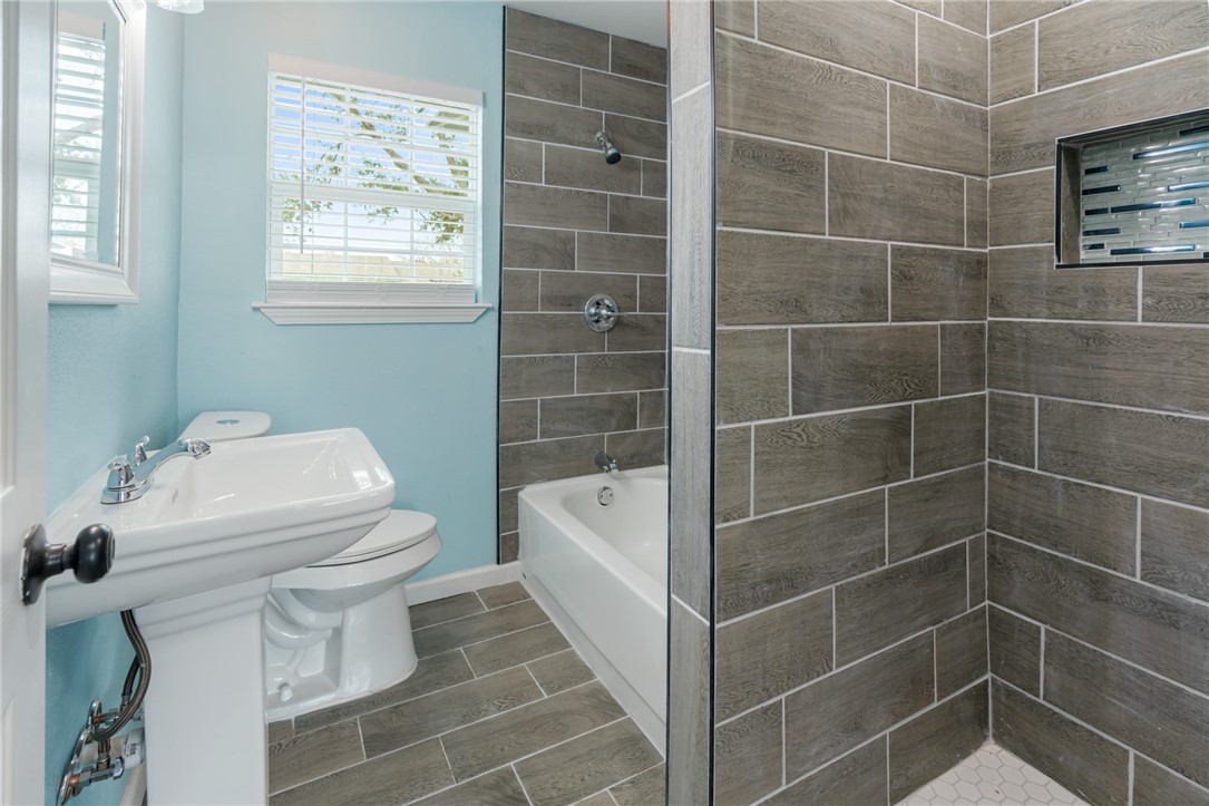 4914 Lansdown Dr Property Photo 4