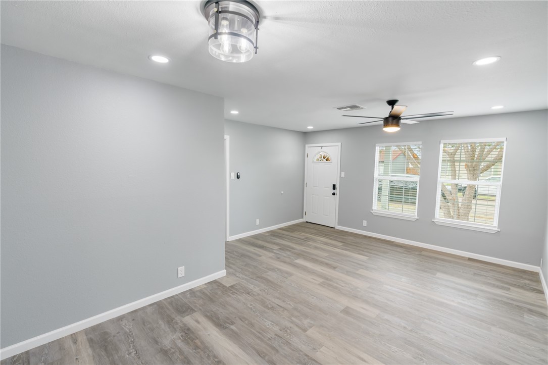 4914 Lansdown Dr Property Photo 8