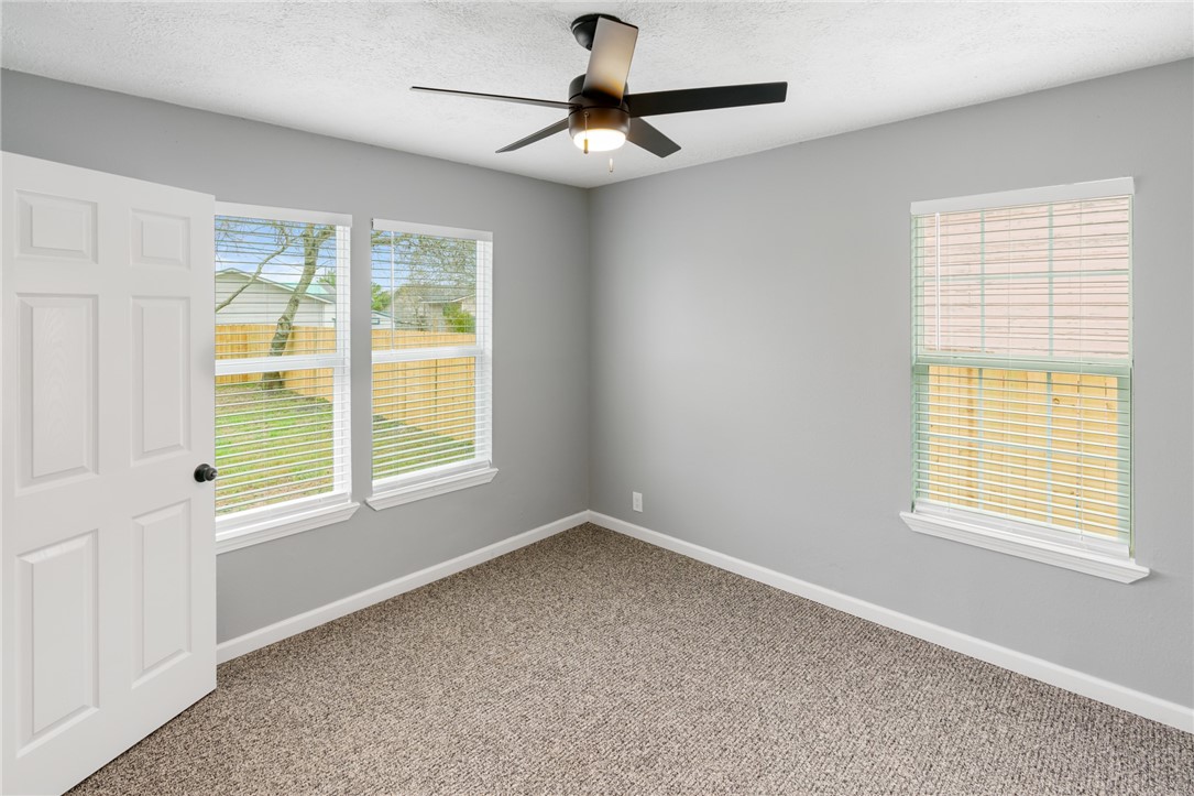 4914 Lansdown Dr Property Photo 11