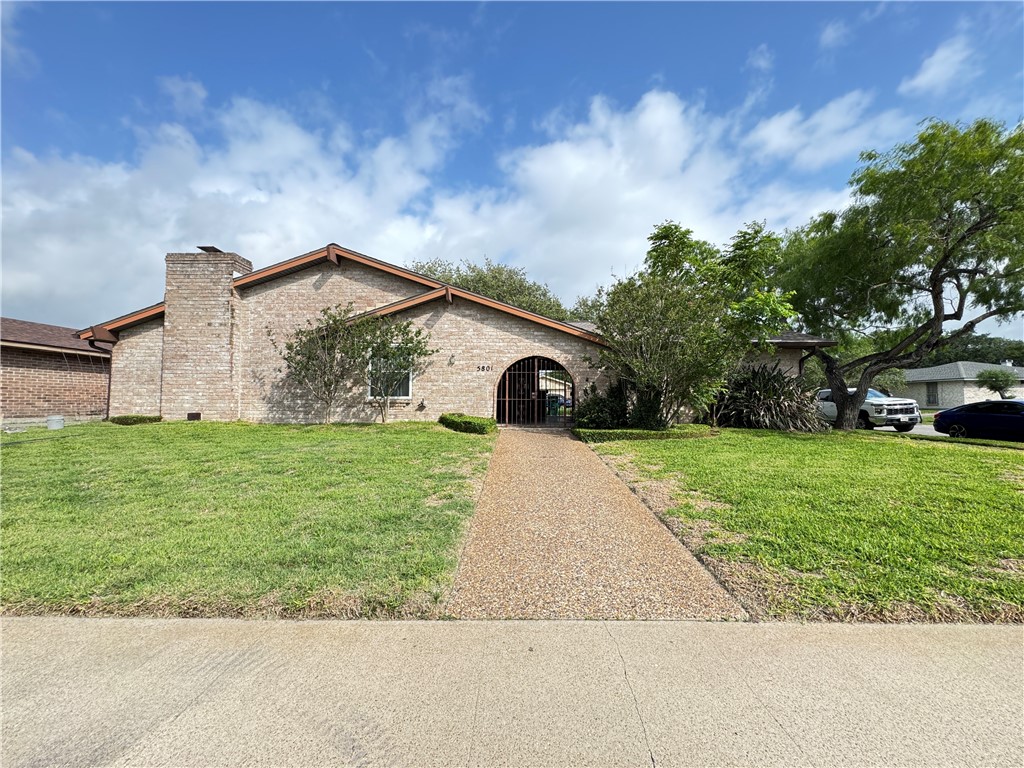 5801 Saint Andrews Dr Property Photo 1