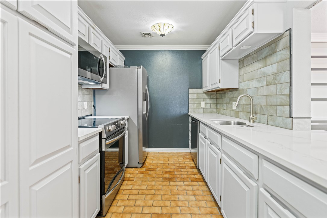 1400 Ocean Dr 203a Property Photo 10