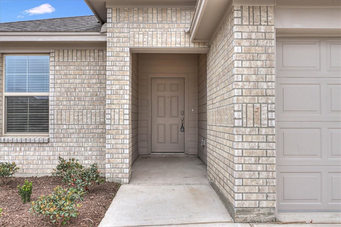 2321 Refreshing Property Photo 2