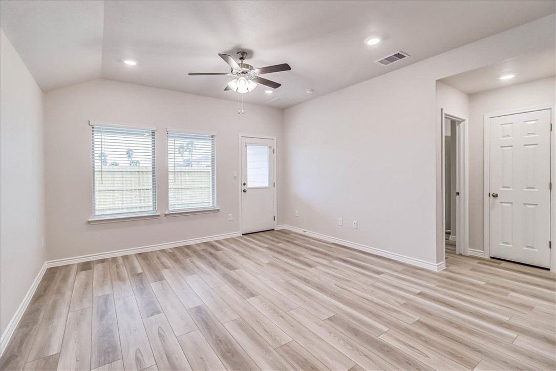 2321 Refreshing Property Photo 15
