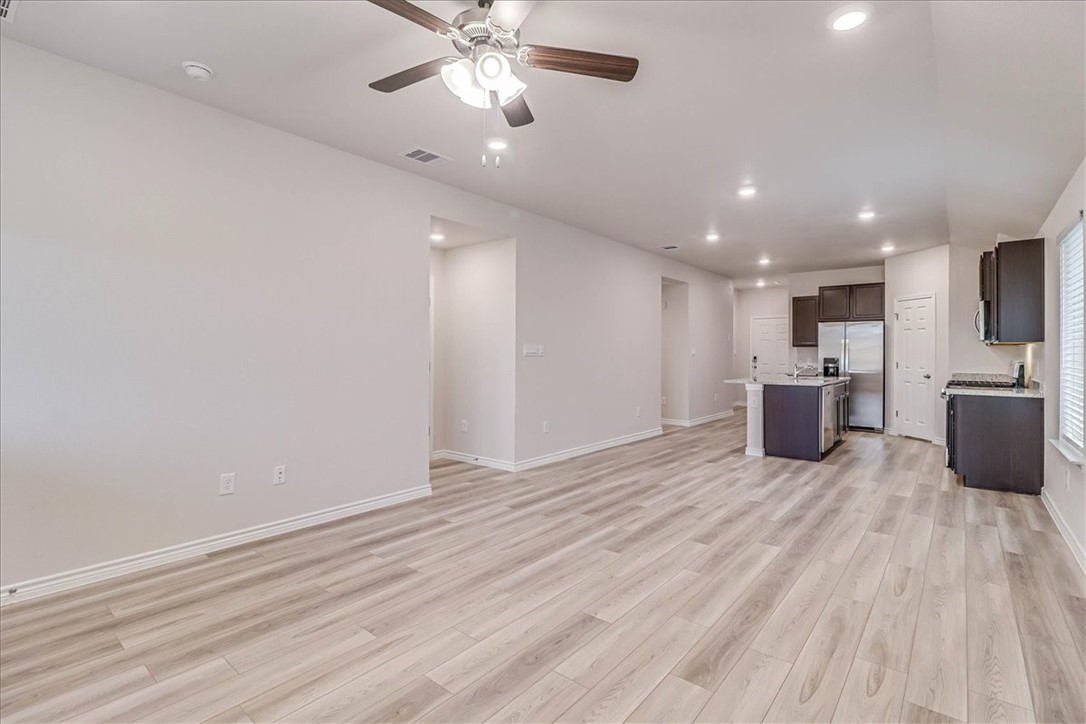2321 Refreshing Property Photo 16