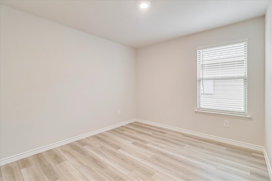 2321 Refreshing Property Photo 30