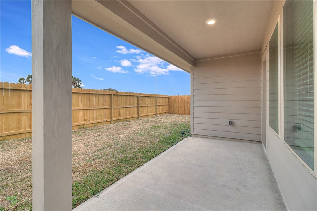 2321 Refreshing Property Photo 35