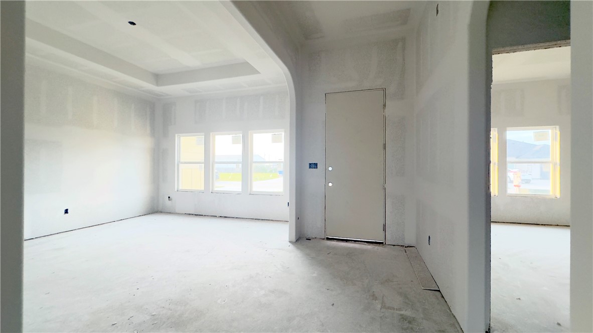 112 Shoalwater Way Property Photo 3