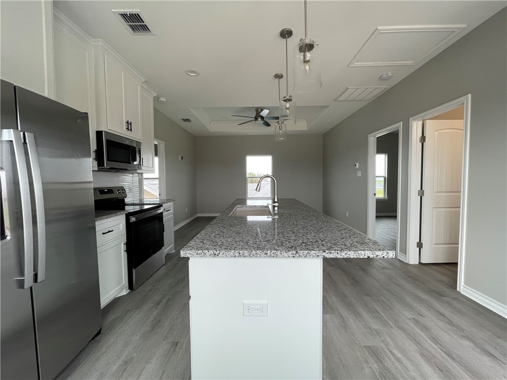 14202 Marina Dr B Property Photo 4