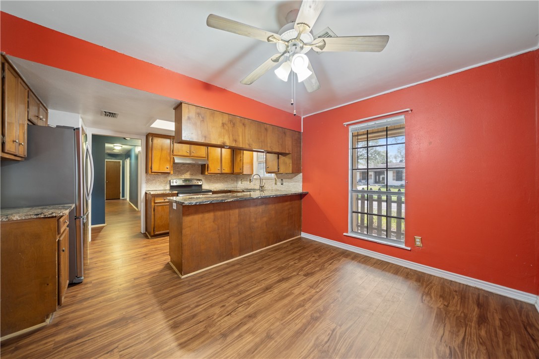 11814 Rustling Cove Dr Property Photo 8