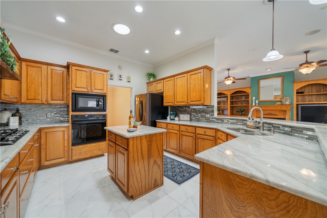 4337 Lake Ontario Dr Property Photo 8