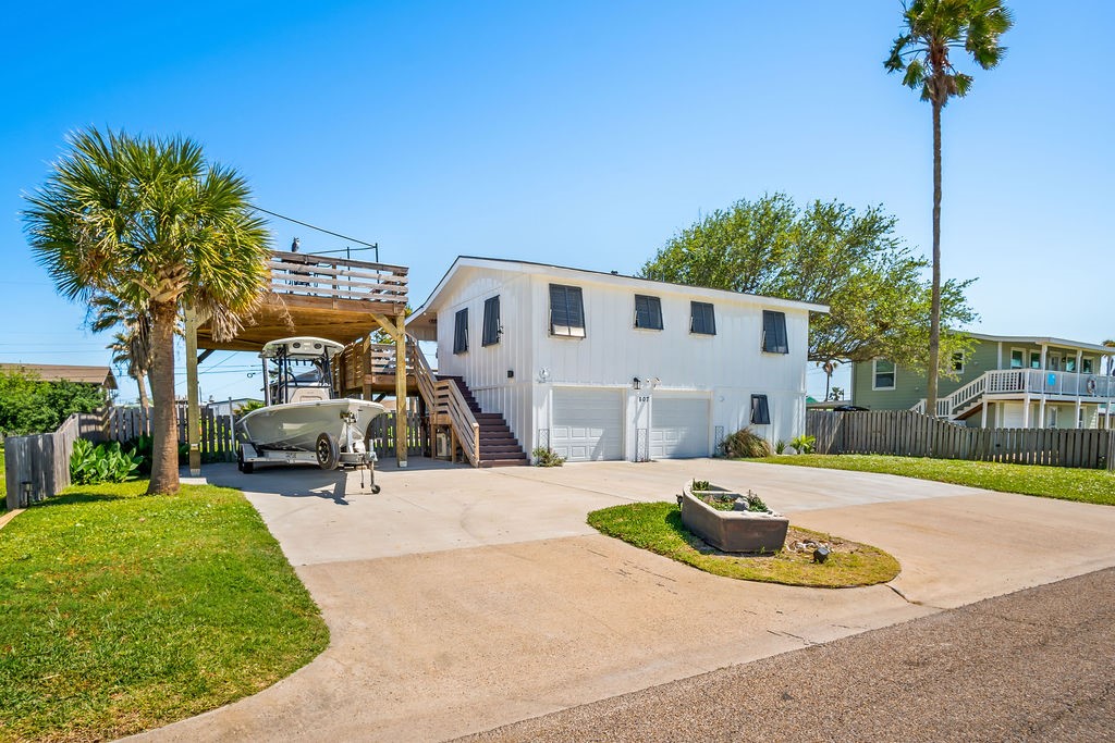 607 6th St Property Photo 1