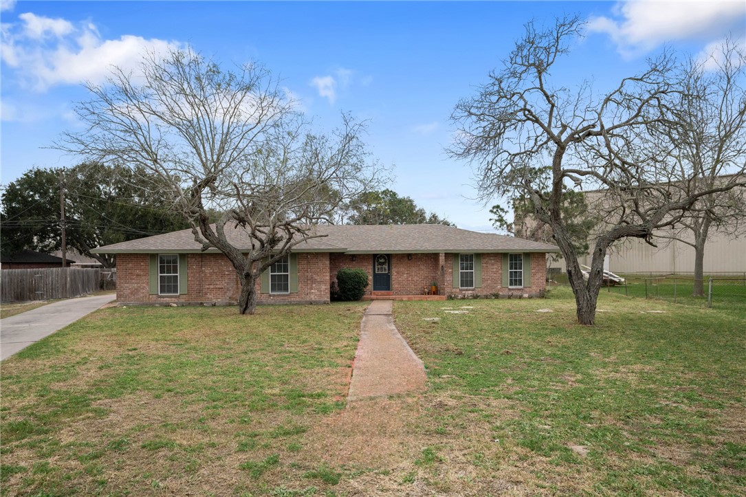 3217 E Bayberry Pl Property Photo 2