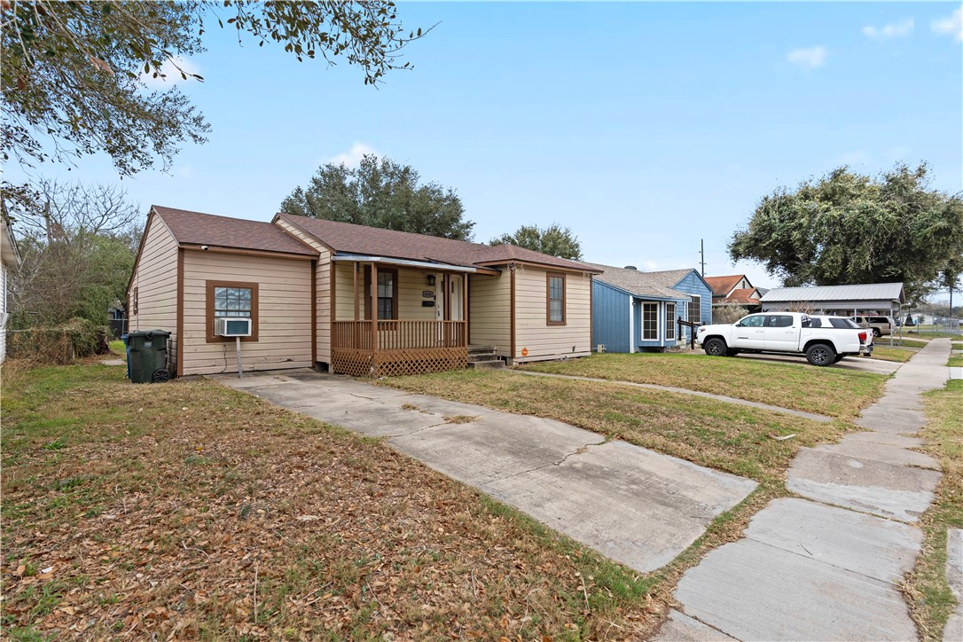 4446 Naples St Property Photo 2