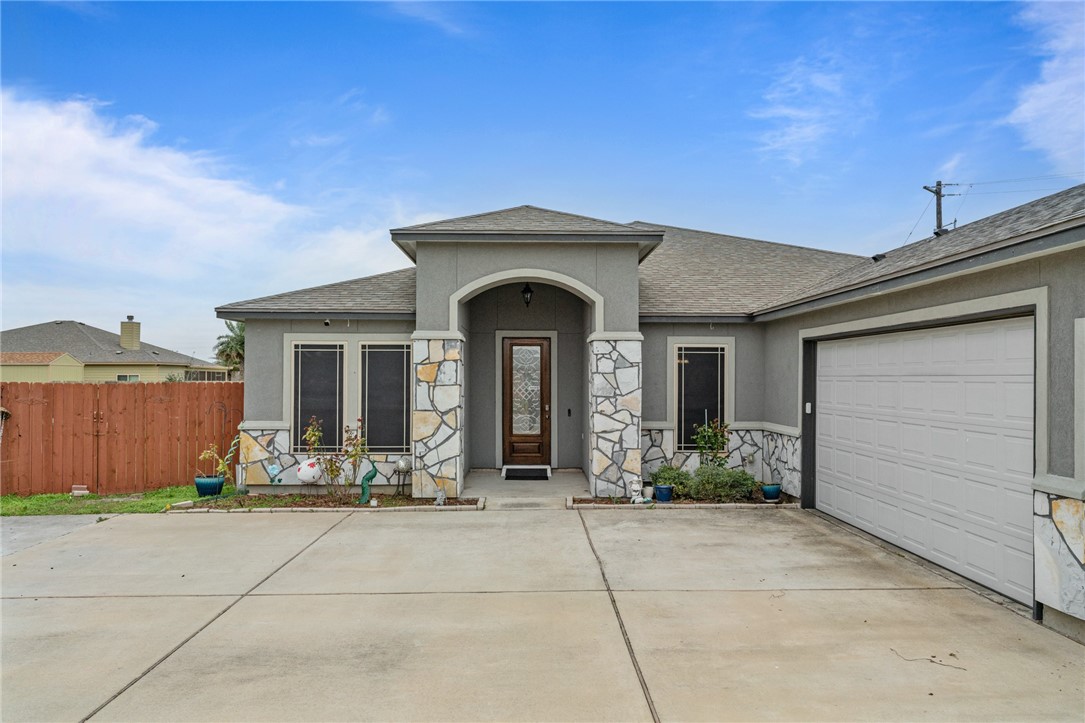 2230 Diamond Dr Property Photo 3