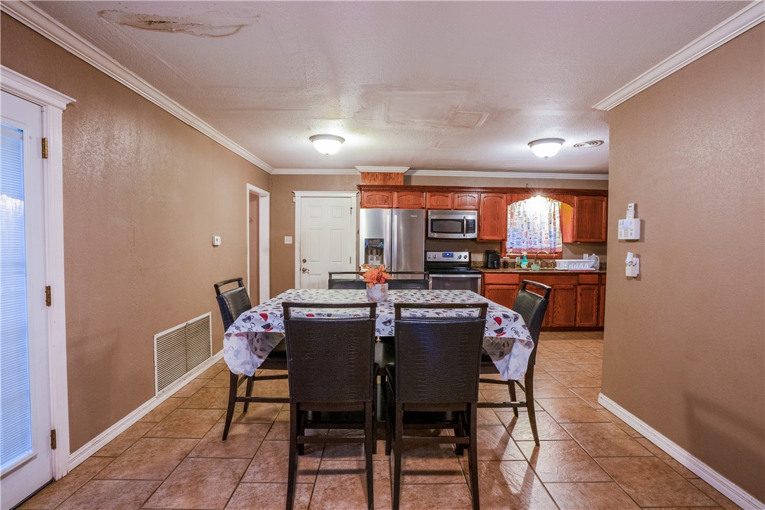 200 Ashburn Ave Property Photo 10