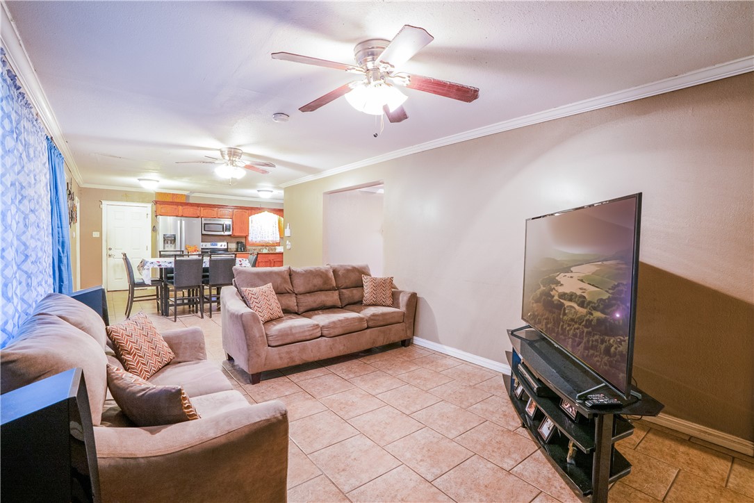 200 Ashburn Ave Property Photo 14